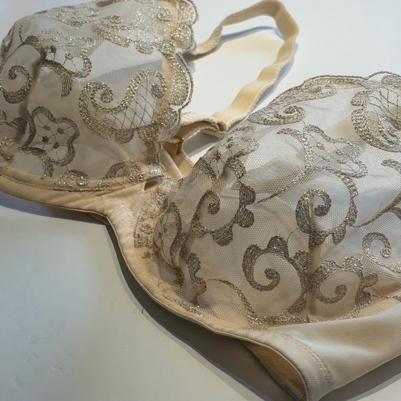 Soma | 38C Limited Edition Night Shimmer Unlined Plunge Metallic Gold Lace Bra - Picture 6 of 12